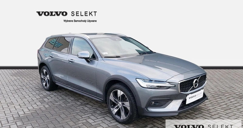 Volvo V60 Cross Country cena 178000 przebieg: 63043, rok produkcji 2021 z Legionowo małe 379